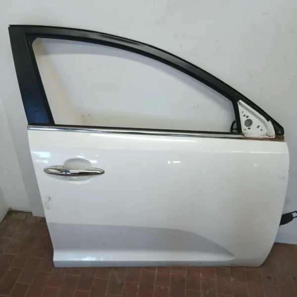 Porta anteriore destra Kia Sportage 3a Serie (2014 – 2016) 1.7 85 KW diesel 760043W001 D4FD
