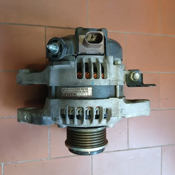 Alternatore Toyota Aygo 2a Serie 2015 1.0 51 KW benzina 270600Q170 1KR-FE