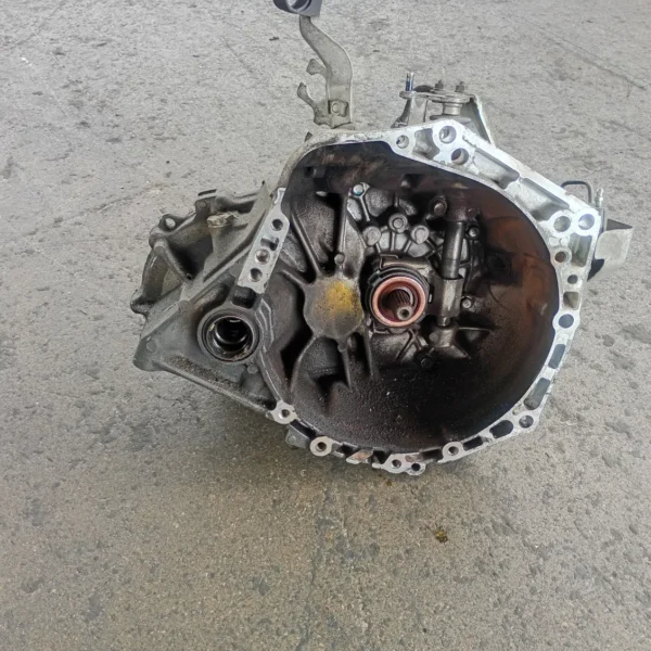 Cambio completo Toyota Yaris (2005 – 2012) 1.0 51 KW benzina 303000D073 1KR FE