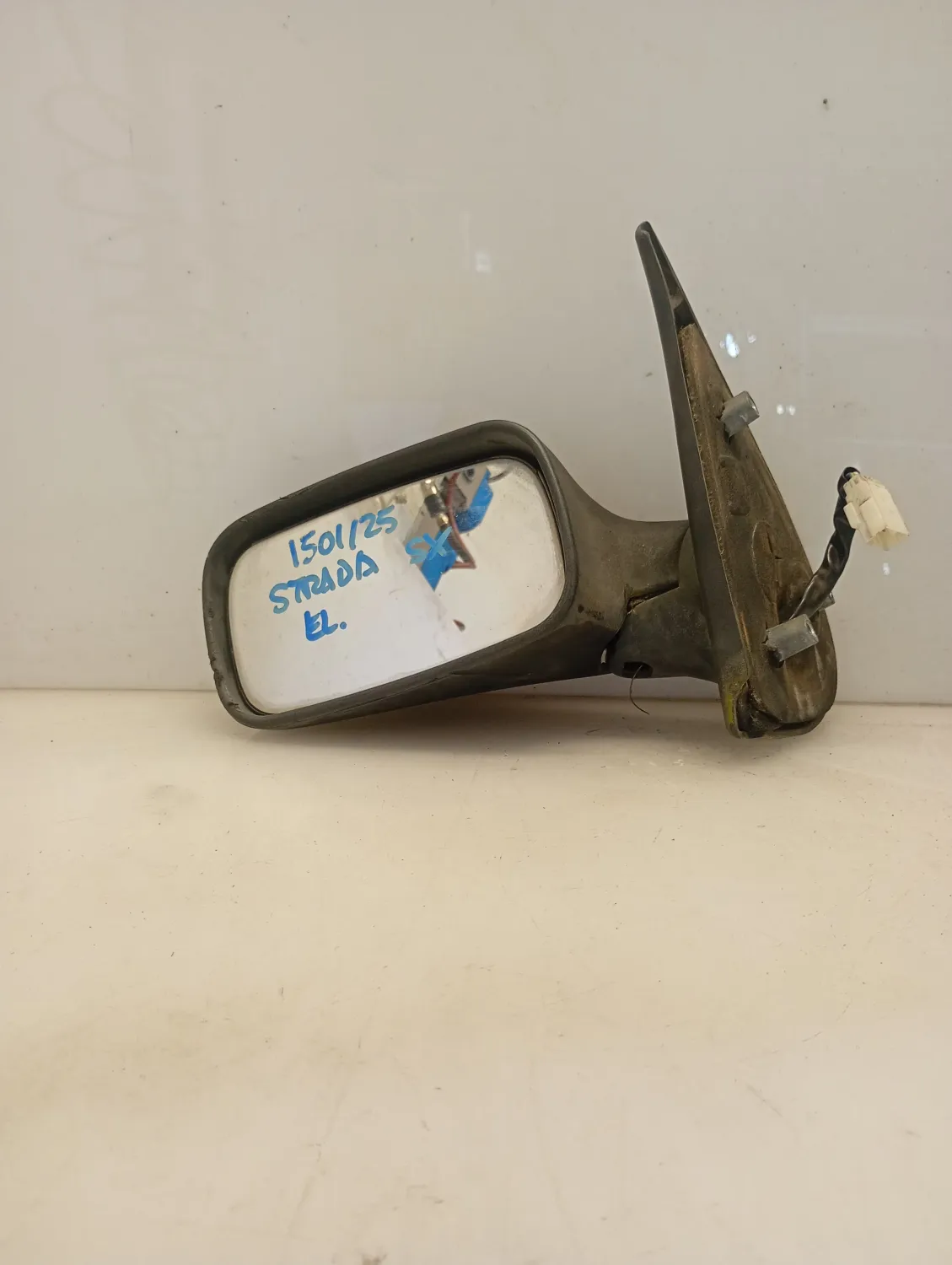 Specchietto est. sinistra Fiat Strada (1999 – 2006) 1.9 46 KW diesel 735303530 223A6000
