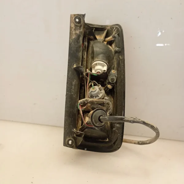 Faro posteriore sinistro Suzuki Ignis 1a Serie 4×4 (2000 – 2003) 1.3 61 KW benzina M13A