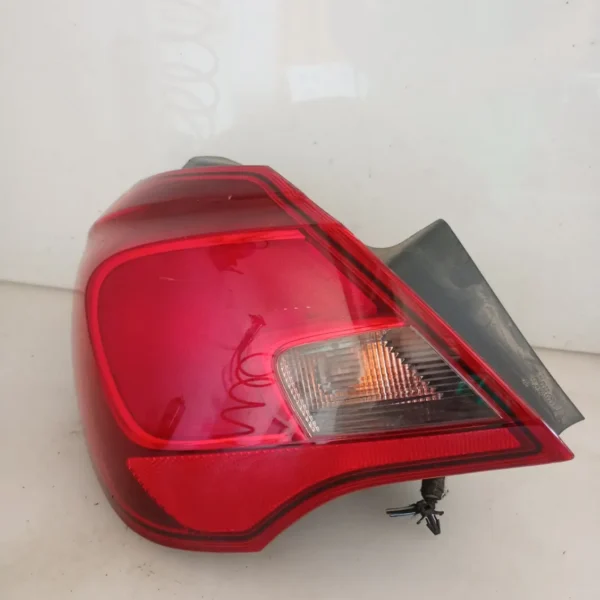 Faro posteriore est. sinistra Opel Corsa (2014 – 2019) 1.4 66 KW 39090647 B14XER OPT.