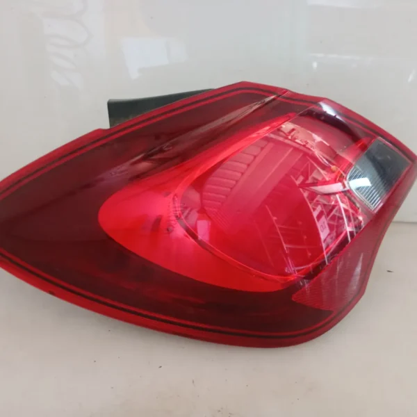 Faro posteriore est. sinistra Opel Corsa (2014 – 2019) 1.4 66 KW 39090647 B14XER OPT.