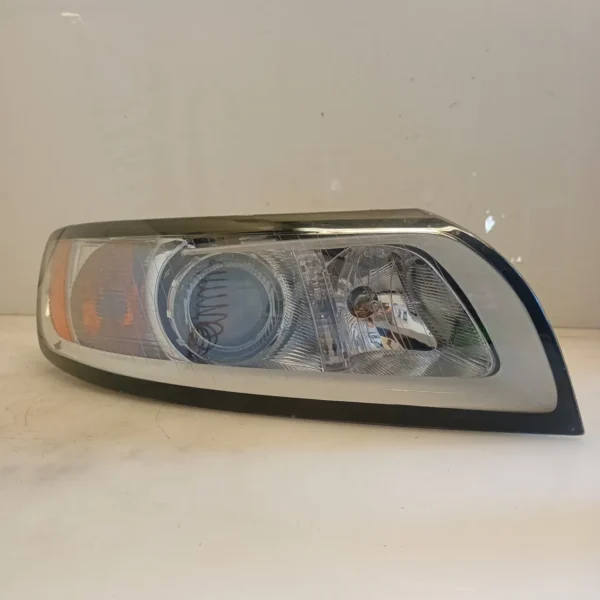 Faro ant. destra Volvo V50 (2004 – 2012) 2.0 100 KW diesel 30698888 D4204T