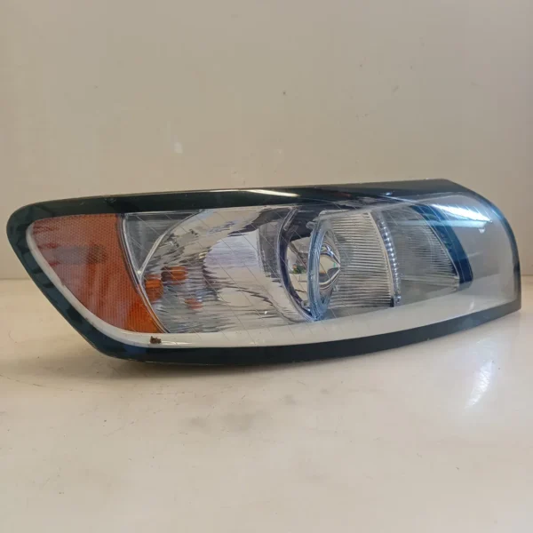 Faro ant. destra Volvo V50 (2004 – 2012) 2.0 100 KW diesel 30698888 D4204T