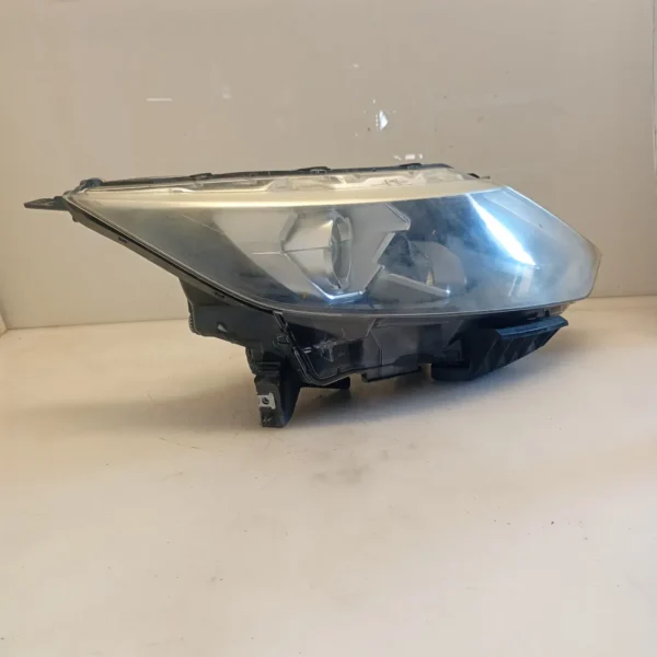 Faro ant. destra Nissan Qashqai 4×4 (2014 – 2018) 1.6 96 KW diesel 260104EH2A R9M