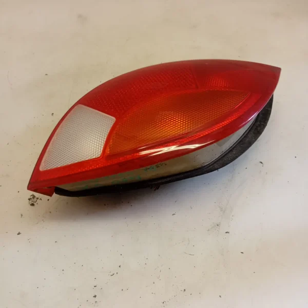 Faro posteriore destra Ford Ka (1996 – 2008) 1.3 51 KW benzina 1105789 A9A