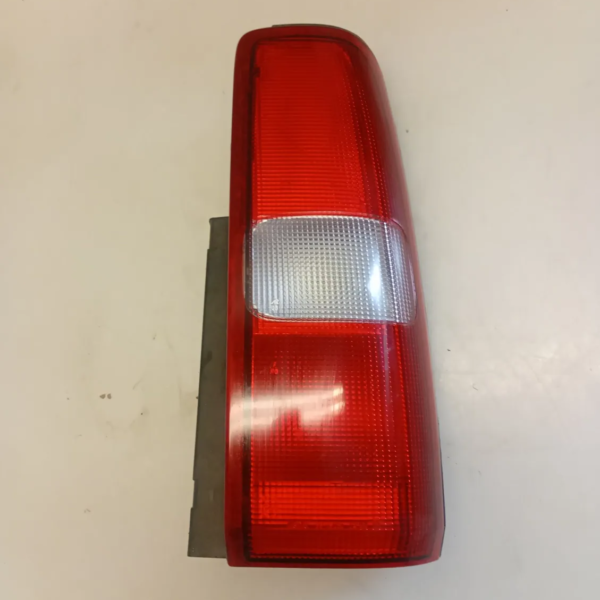 Faro posteriore destra Suzuki Jimny (1999 – 2005) 1.3 59 KW benzina 3625581A00000 G13BB
