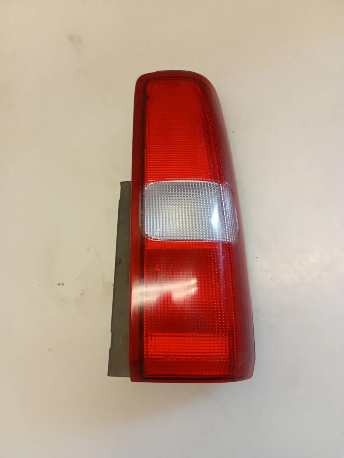 Faro posteriore destra Suzuki Jimny (1999 – 2005) 1.3 59 KW benzina 3625581A00000 G13BB