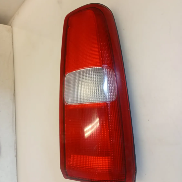 Faro posteriore destra Suzuki Jimny (1999 – 2005) 1.3 59 KW benzina 3625581A00000 G13BB
