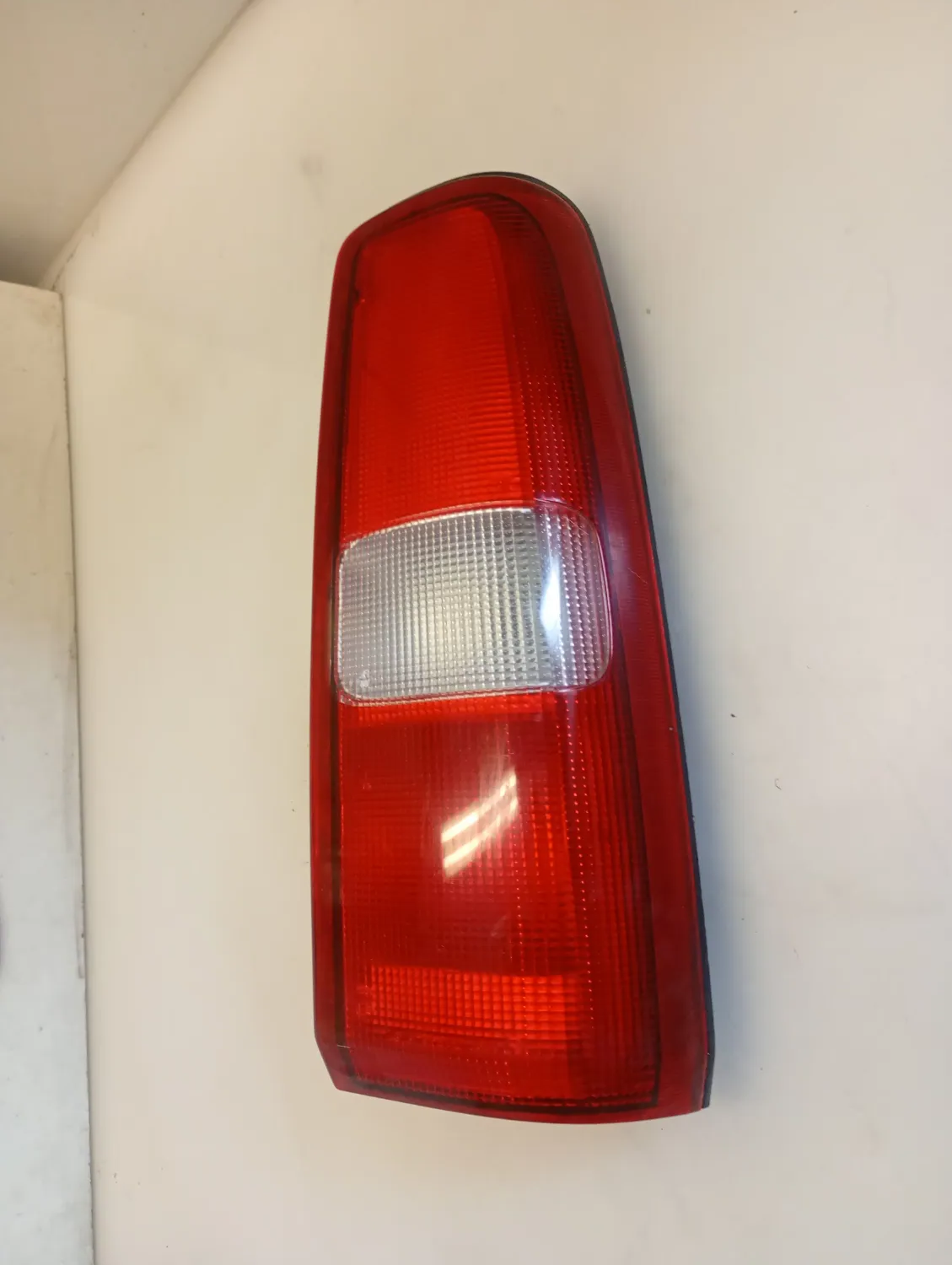 Faro posteriore destra Suzuki Jimny (1999 – 2005) 1.3 59 KW benzina 3625581A00000 G13BB