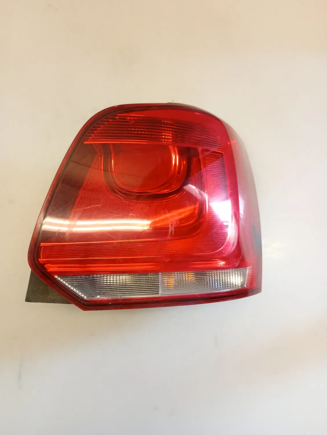 Faro posteriore destra Volkswagen Polo (2009 – 2014) 1.6 55 KW diesel 6R0945096AH CAY
