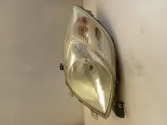 Faro ant. destra Toyota Yaris (2005 – 2012) 1.4 66 KW diesel 811300D330 1ND TV