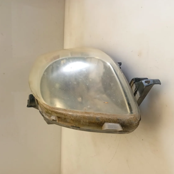 Faro ant. destra Toyota Yaris (2005 – 2012) 1.4 66 KW diesel 811300D330 1ND TV