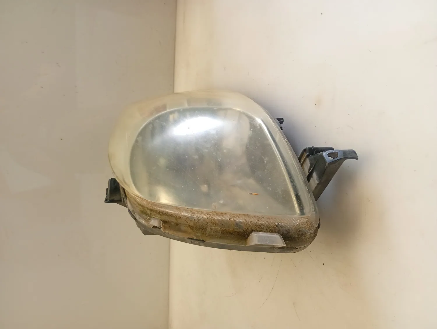 Faro ant. destra Toyota Yaris (2005 – 2012) 1.4 66 KW diesel 811300D330 1ND TV