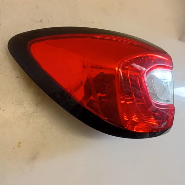 Faro posteriore est. sinistra Renault Captur (2013 – 2017) 1.5 66 KW diesel 265557367R K9K D6