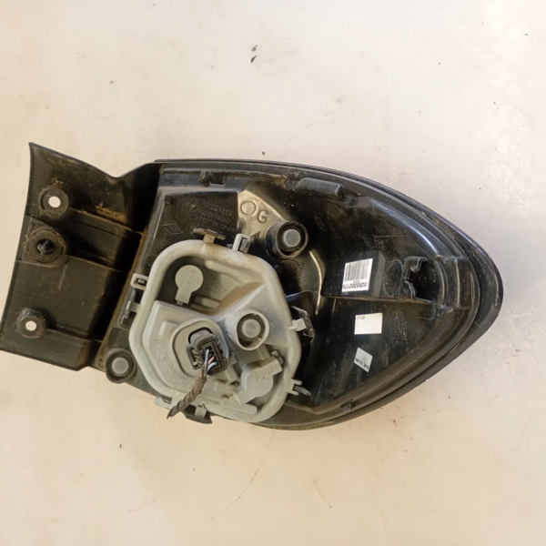 Faro posteriore est. sinistra Renault Captur (2013 – 2017) 1.5 66 KW diesel 265557367R K9K D6