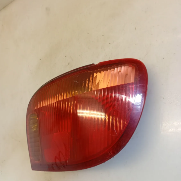 Faro posteriore destra Toyota Yaris (2001 – 2005) 1.0 48 KW benzina 815510D070 1SZ FE