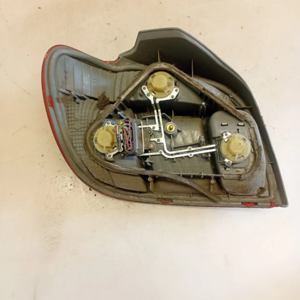 Faro posteriore destra Toyota Yaris (2001 – 2005) 1.0 48 KW benzina 815510D070 1SZ FE