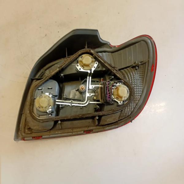 Faro posteriore sinistra Toyota Yaris (2001 – 2005) 1.0 48 KW benzina 815610D070 1SZ FE