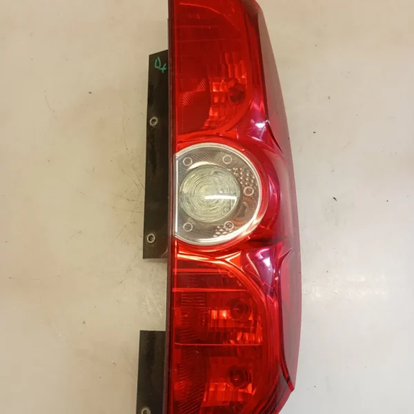 Faro posteriore destro Fiat Doblo’ Cargo (2009 – oggi) 1.3 66 KW diesel 51810673 263A2000