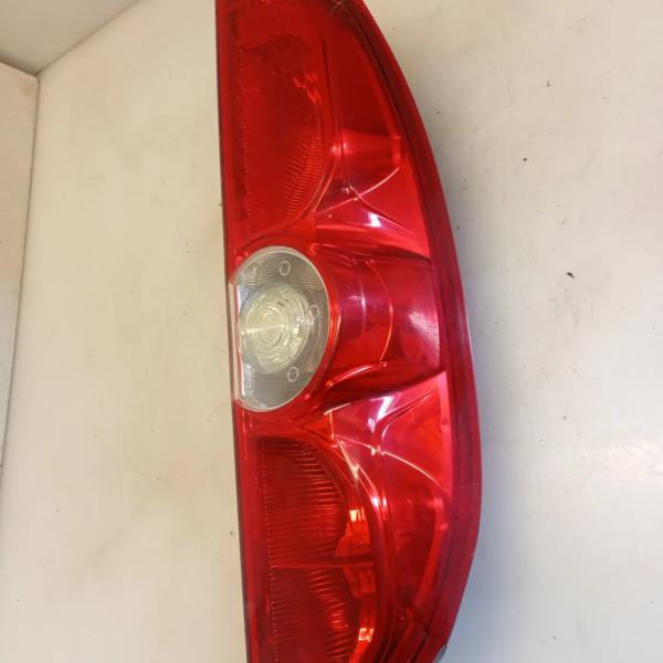Faro posteriore destro Fiat Doblo’ Cargo (2009 – oggi) 1.3 66 KW diesel 51810673 263A2000