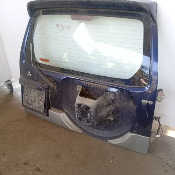 Portellone post. Mitsubishi Pajero (2000 – 2007) 3.2 118 KW diesel MN133932 4M41