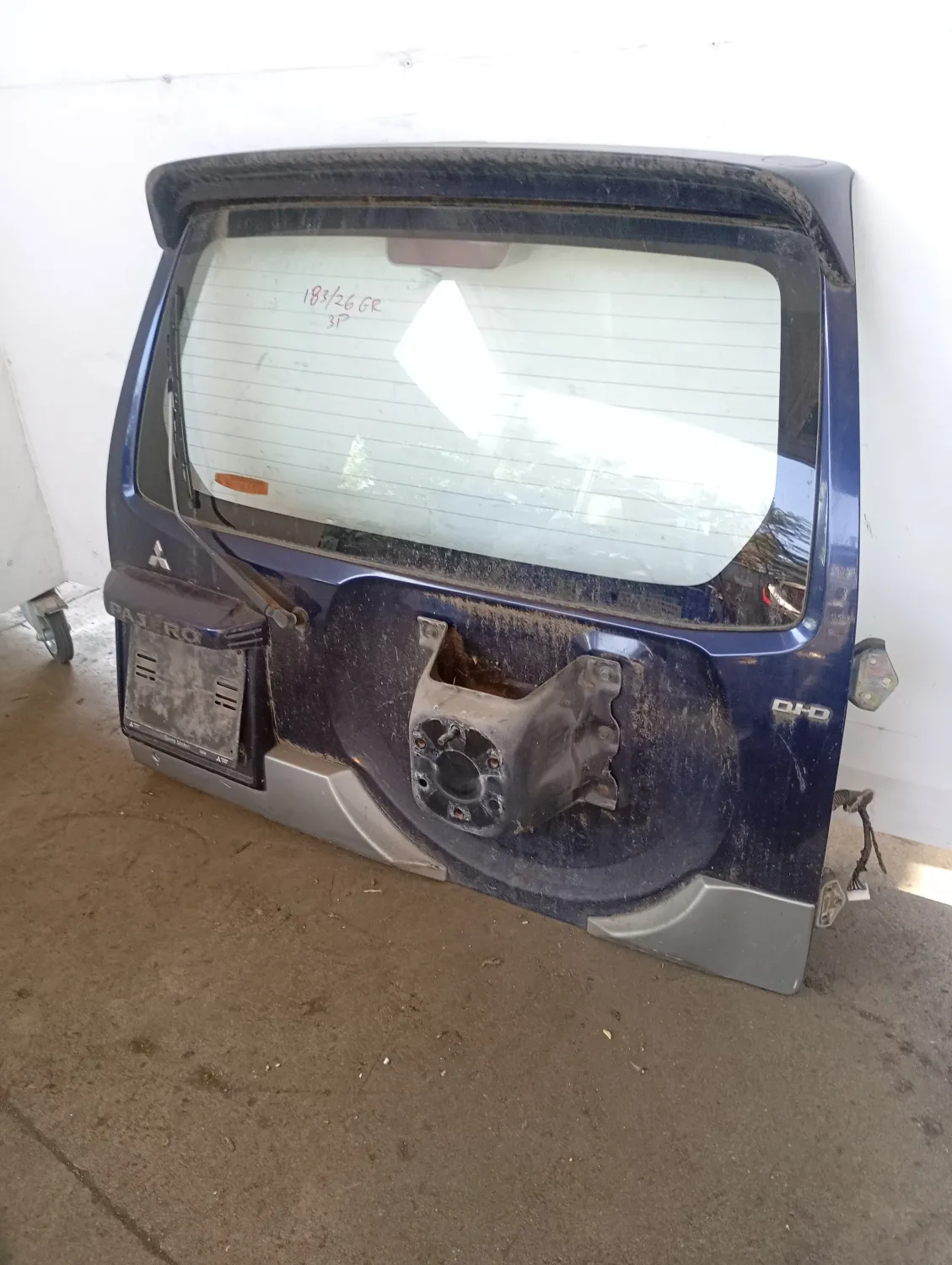 Portellone post. Mitsubishi Pajero (2000 – 2007) 3.2 118 KW diesel MN133932 4M41