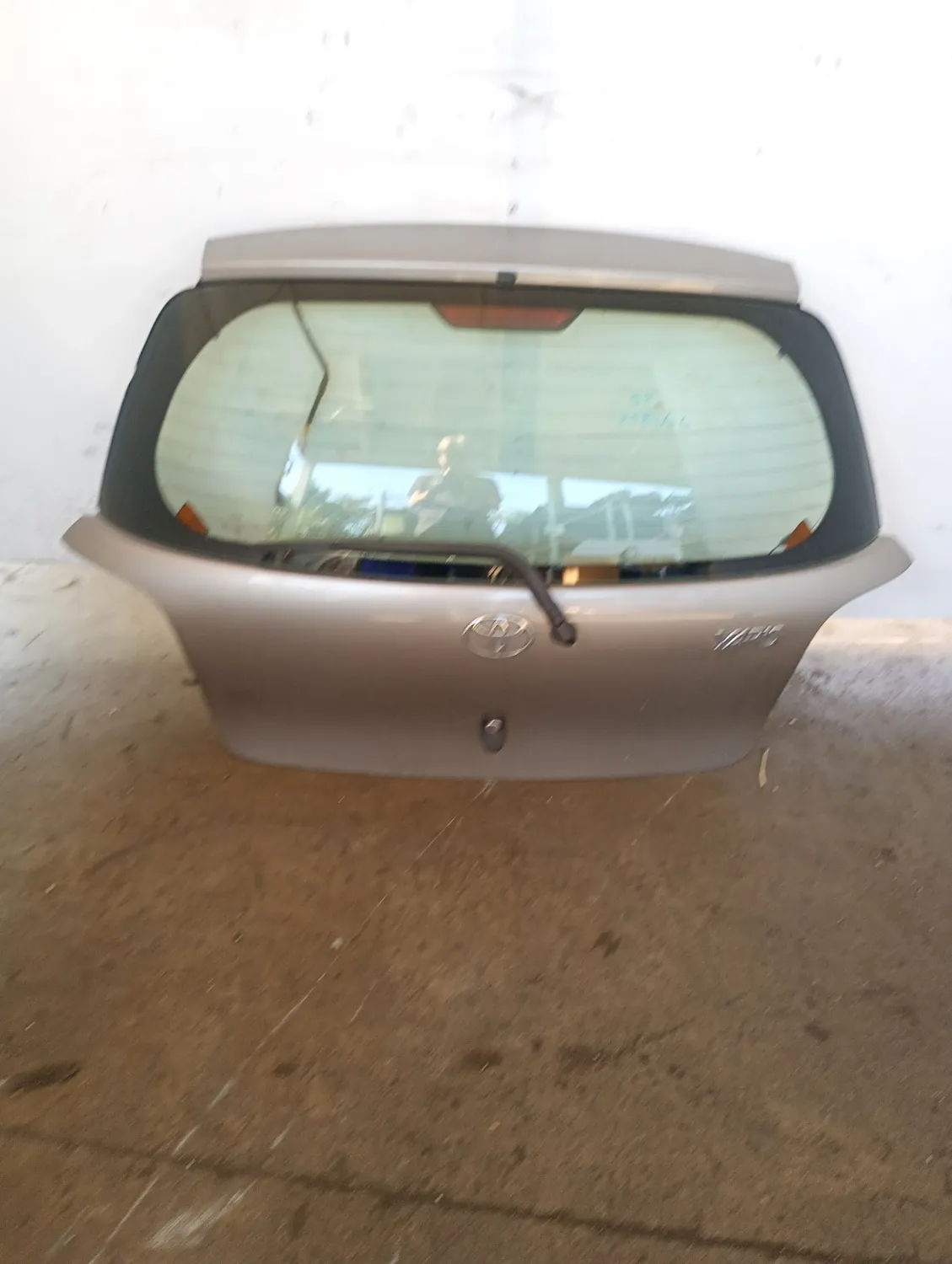 Portellone post. Toyota Yaris (2001 – 2005) 1.3 64 KW benzina 670050D020 2SZ FE