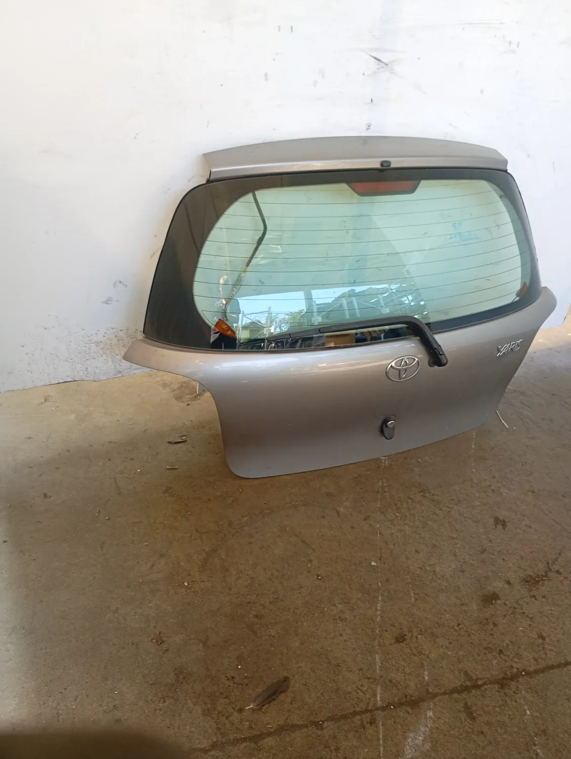 Portellone post. Toyota Yaris (2001 – 2005) 1.3 64 KW benzina 670050D020 2SZ FE