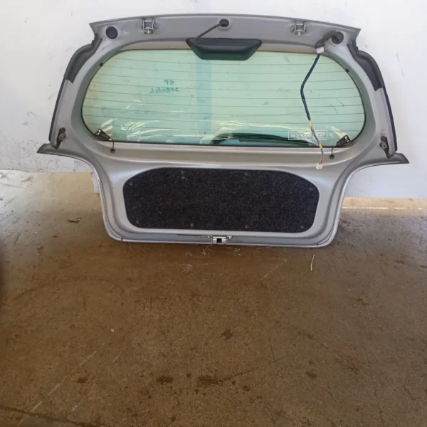 Portellone post. Toyota Yaris (2001 – 2005) 1.3 64 KW benzina 670050D020 2SZ FE