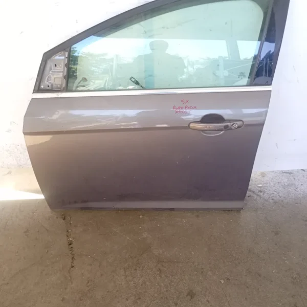 Porta anteriore sinistra Ford Focus (2011 – 2015) 1.6 85 KW diesel 2147846 T1DA