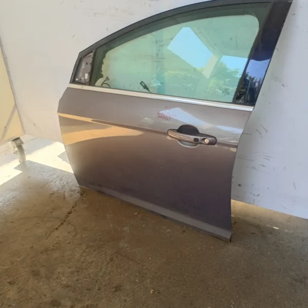 Porta anteriore sinistra Ford Focus (2011 – 2015) 1.6 85 KW diesel 2147846 T1DA