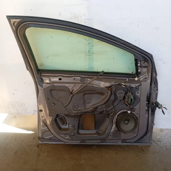 Porta anteriore sinistra Ford Focus (2011 – 2015) 1.6 85 KW diesel 2147846 T1DA