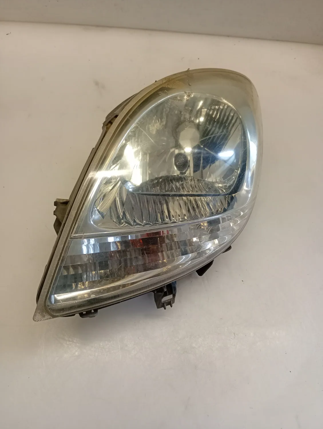 Faro ant. sinistra Renault Kangoo (1997 – 2003) 1.5 60 KW diesel 260602509R K9K B7