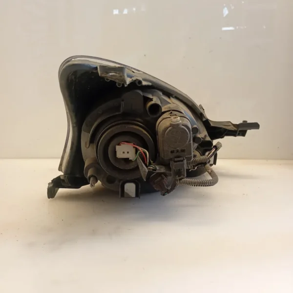 Faro ant. sinistro Toyota Aygo 1a Serie 2010 1.0 50 KW benzina 811700H011 1KR FE