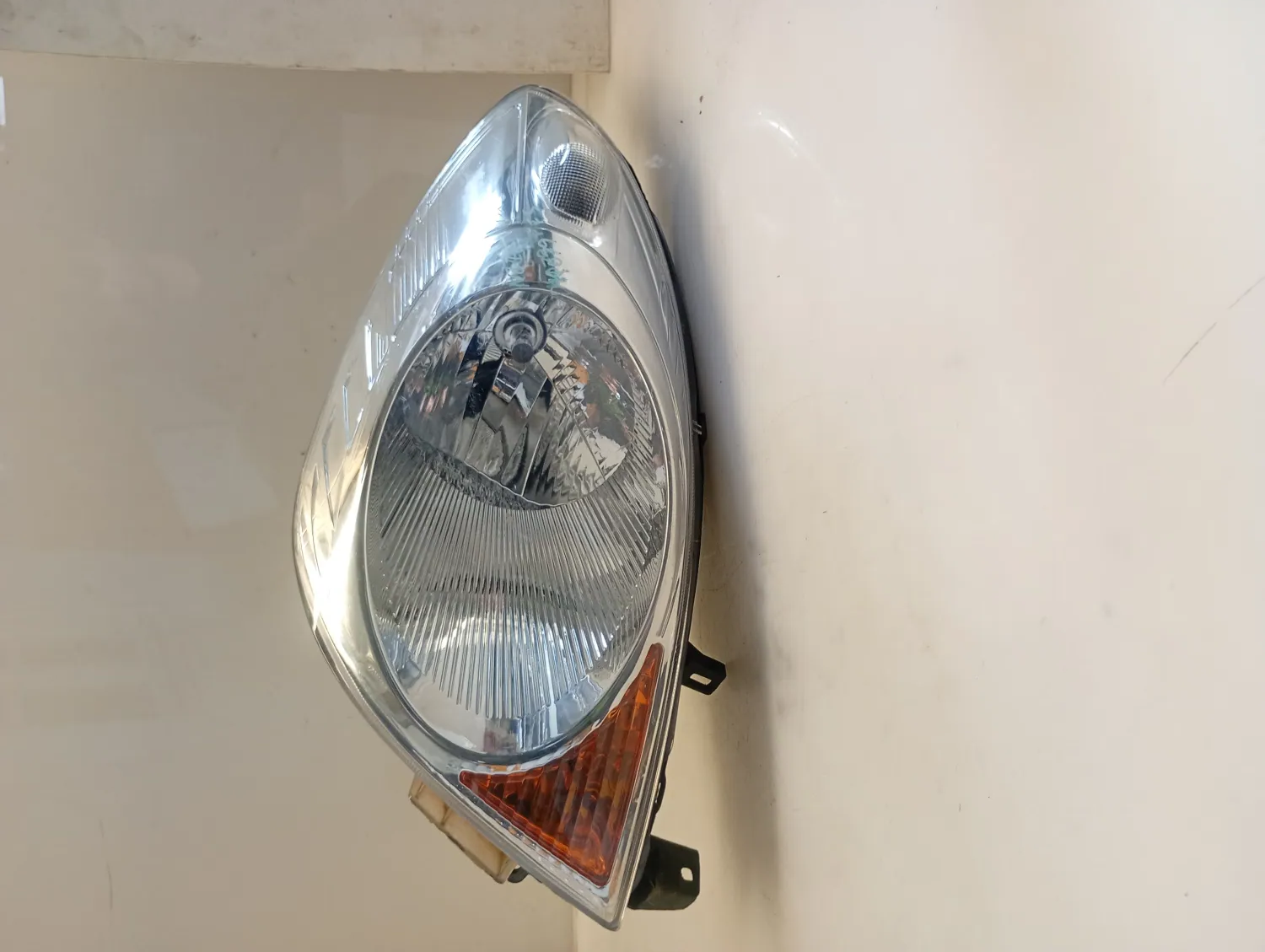 Faro ant. destra Nissan Note (2006 – 2013) 1.5 63 KW diesel 260109U10A K9K