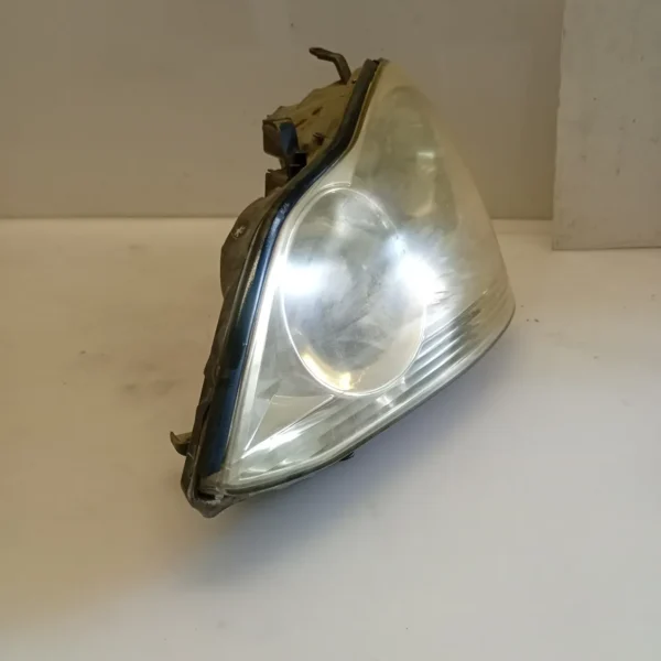 Faro ant. sinistro Toyota Avensis 2u00aa Serie 2006 1CD FTV