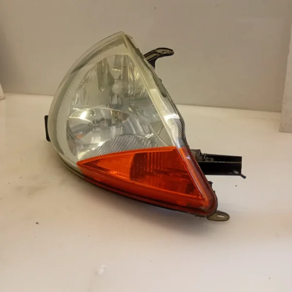 Faro ant. destra Ford Ka (1996 – 2008) 1.3 51 KW benzina 1079423 A9A