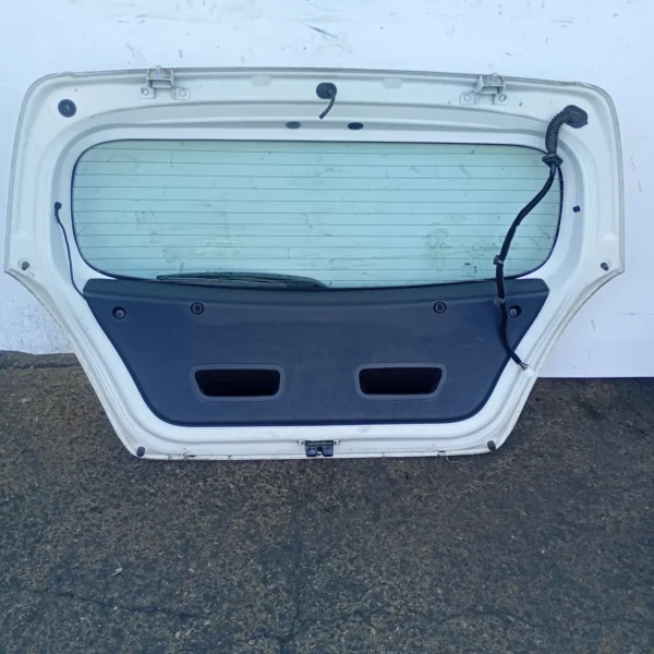 Portellone post. Hyundai I20 (2012 – 2015) 1.3 63 KW benzina 737004P560 G4LA