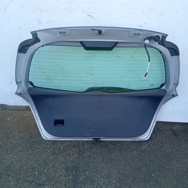 Portellone post. Toyota Yaris (2005 – 2012) 1.0 51 KW benzina 670050D160 1KR FE