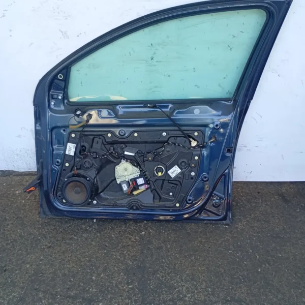 Porta anteriore destra Volkswagen Golf (2008 – oggi) 1.4 90 KW benzina 5K3831056K CAX