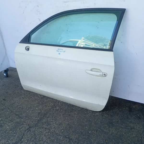 Porta anteriore sinistra Audi A1 (2010 – 2019) 1.2 63 KW benzina 8X3831051B CBZ