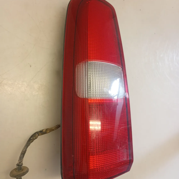 Faro posteriore sinistra Suzuki Jimny (1999 – 2005) 1.3 59 KW benzina 3627581A00000 G13BB