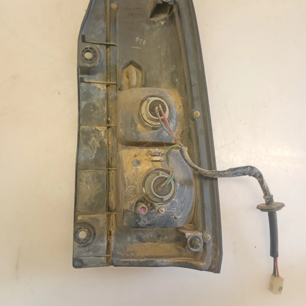 Faro posteriore sinistra Suzuki Jimny (1999 – 2005) 1.3 59 KW benzina 3627581A00000 G13BB