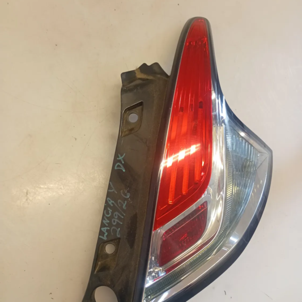 Faro posteriore destra Lancia Ypsilon (2011 – 2016) 1.3 70 KW diesel 51833630 199B1000