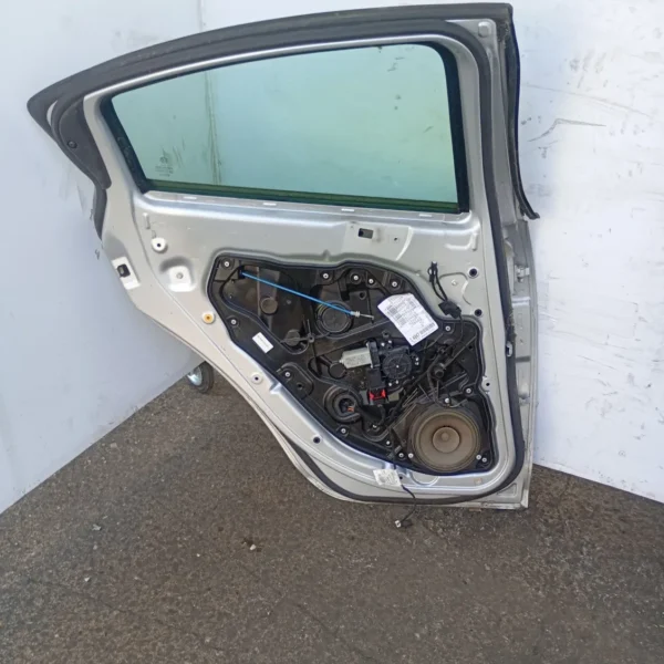 Porta posteriore sinistra Alfa Romeo Giulietta (2010 – 2013) 1.6 77 KW diesel 6000634838 940A3000