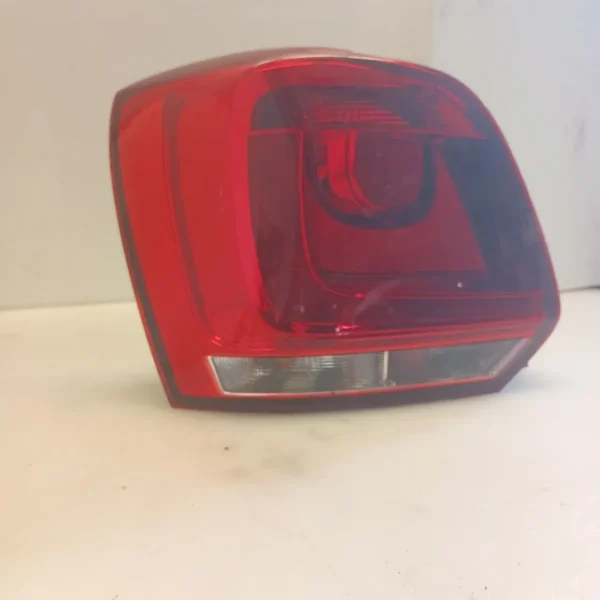 Faro posteriore sinistra Volkswagen Polo (2009 – 2014) 1.6 55 KW diesel 6R0945095AH CAY