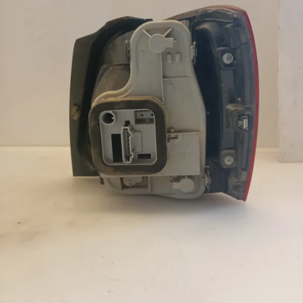 Faro posteriore sinistra Volkswagen Polo (2009 – 2014) 1.6 55 KW diesel 6R0945095AH CAY