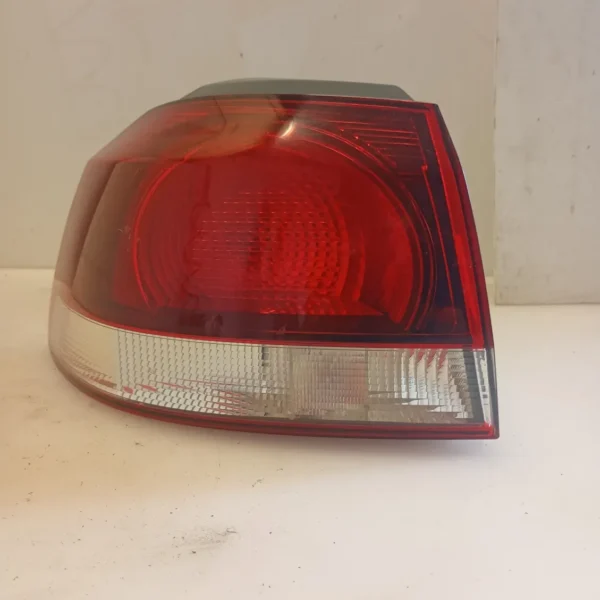 Faro posteriore est. sinistra Volkswagen Golf (2008 – oggi) 2.0 81 KW diesel 5K0945095N CBD